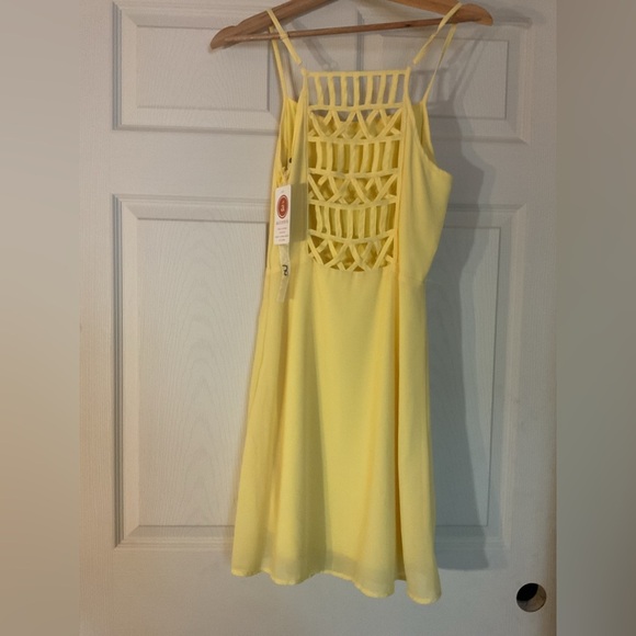 Sunny Yellow Dress with Lattice Back - Picture 7 of 14